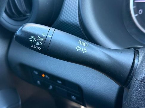 Used 2021 Nissan Kicks S image 18