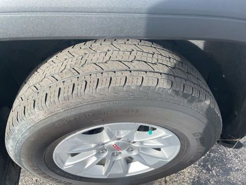 Used 2023 GMC Sierra 1500 SLE image 17