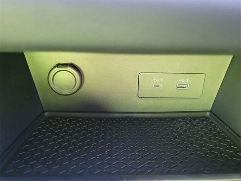 New 2025 Nissan Pathfinder SV image 9