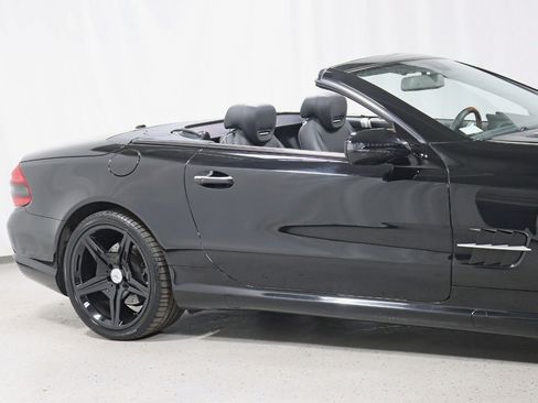 Used 2009 Mercedes-Benz SL 550 image 4