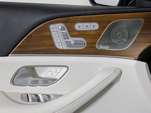 Certified 2024 Mercedes-Benz GLS 450 4MATIC image 11