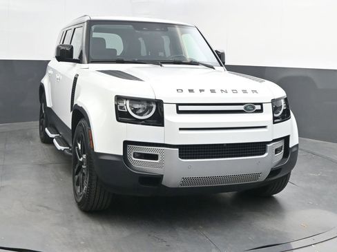 Used 2021 Land Rover Defender 110 S image 2