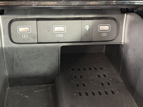 Certified 2023 Kia Sorento SX image 26