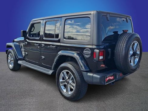 Used 2022 Jeep Wrangler Unlimited Sahara AWD/4WD image 6