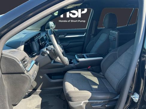 Used 2025 GMC Terrain Elevation w/ Technology Package II AWD/4WD image 9