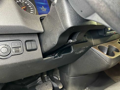 Used 2025 Mercedes-Benz Sprinter 2500 image 24