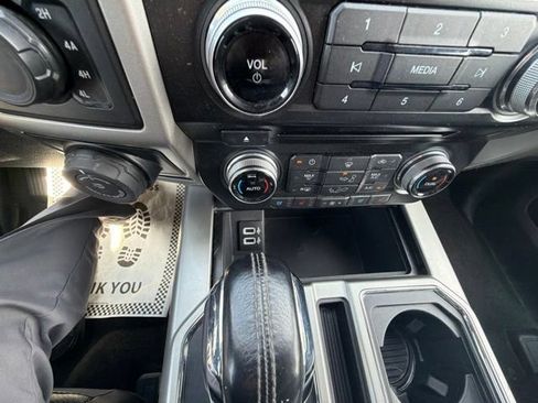 Used 2017 Ford F150 Lariat w/ Equipment Group 501A Mid AWD/4WD image 27