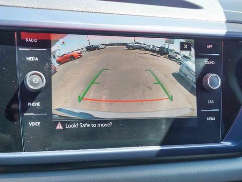 Used 2022 Volkswagen Taos SE FWD image 23