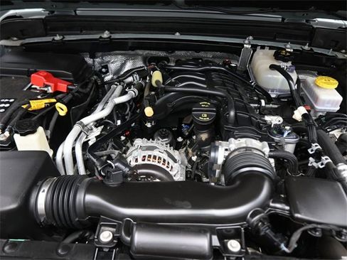 Used 2024 Jeep Wrangler Sahara image 33