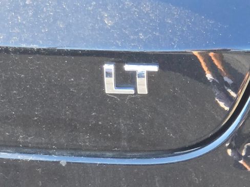Used 2025 Chevrolet Trax LT FWD image 8