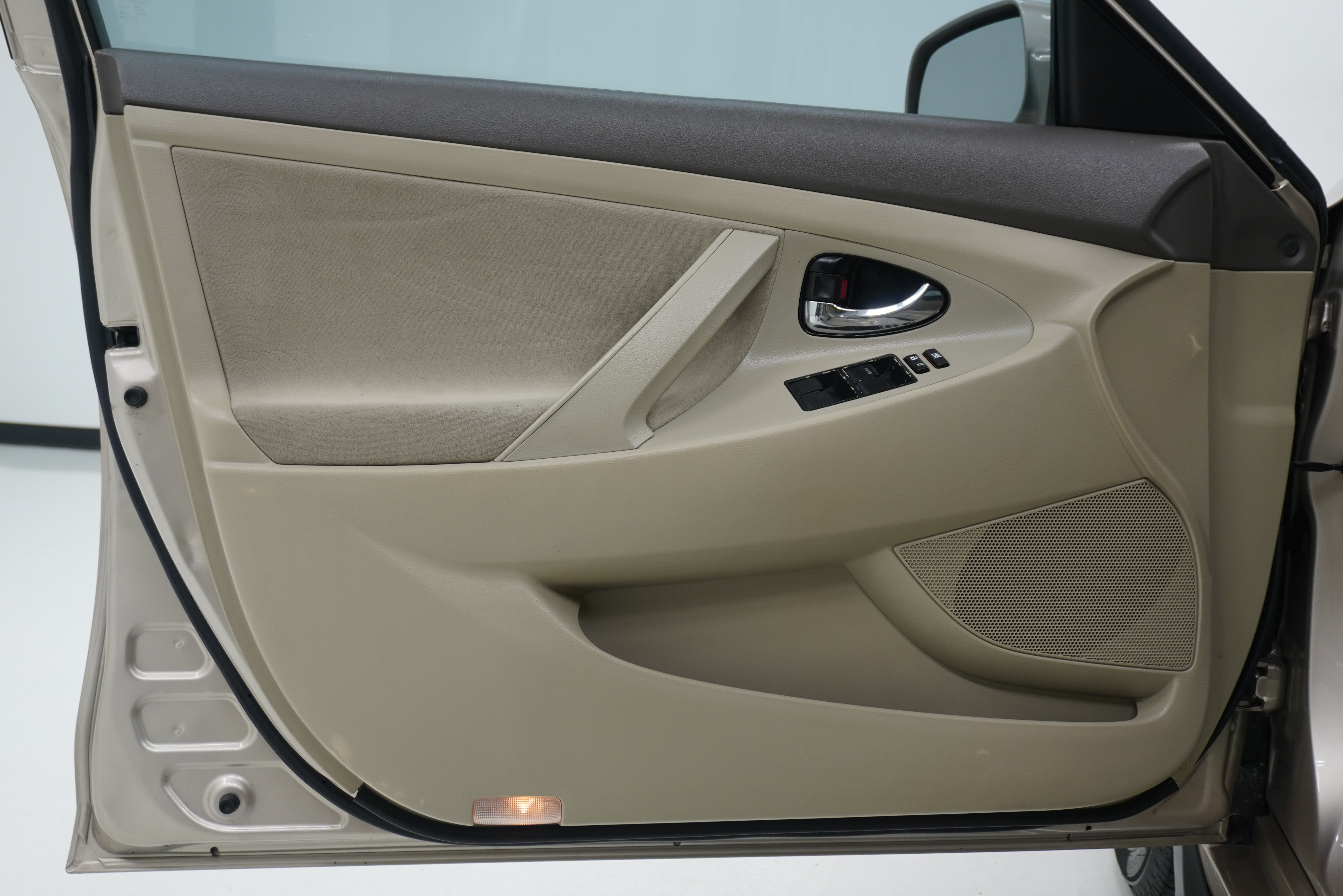 Used 2007 Toyota Camry LE FWD image 12