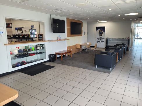 Used 2025 Jeep Compass Trailhawk image 35