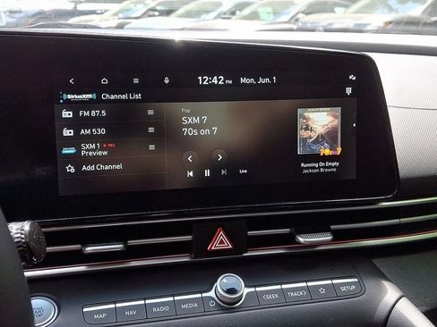 Used 2023 Hyundai Elantra Limited FWD image 20