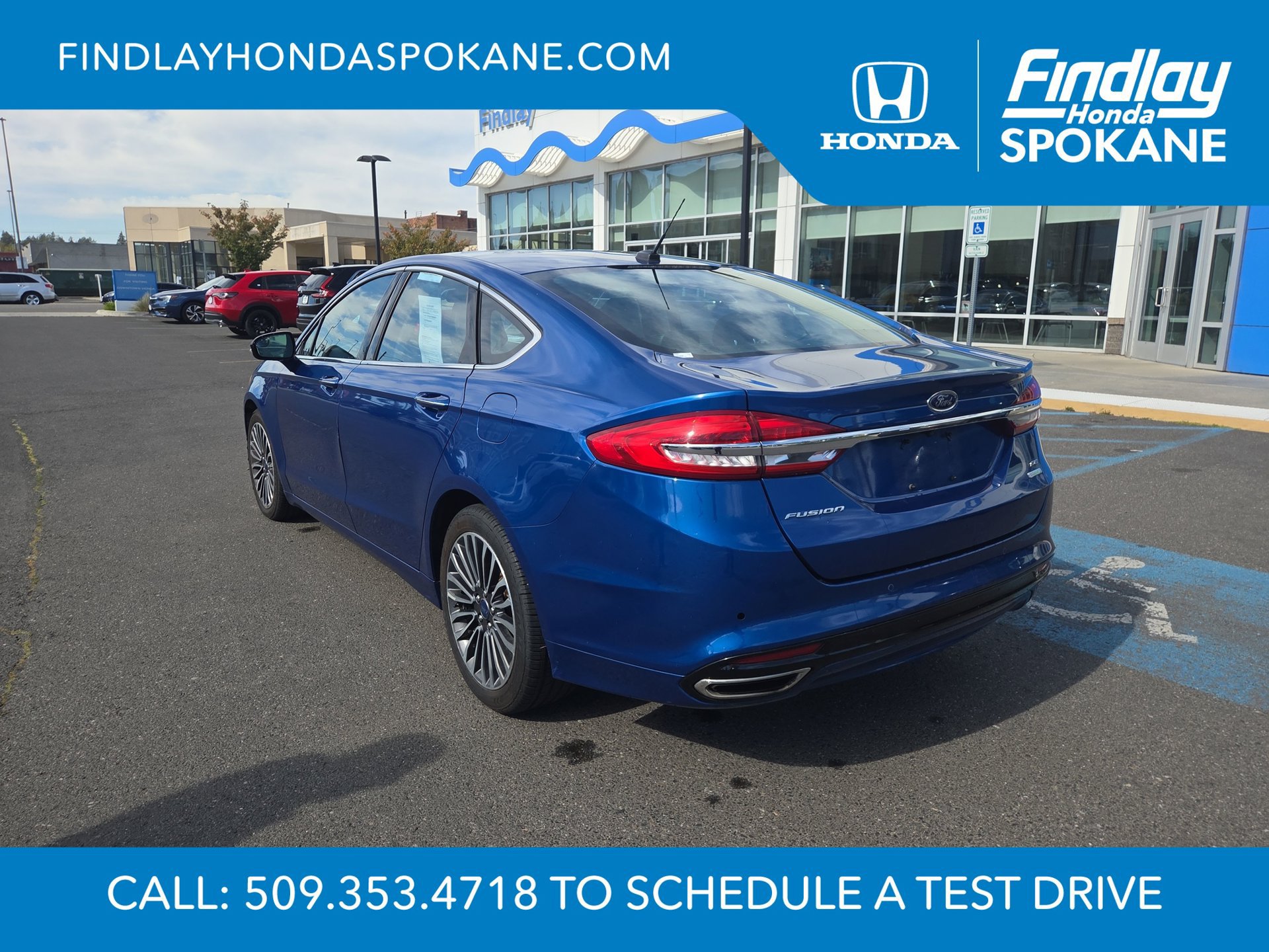 Used 2017 Ford Fusion SE w/ Fusion SE Technology Package FWD image 3