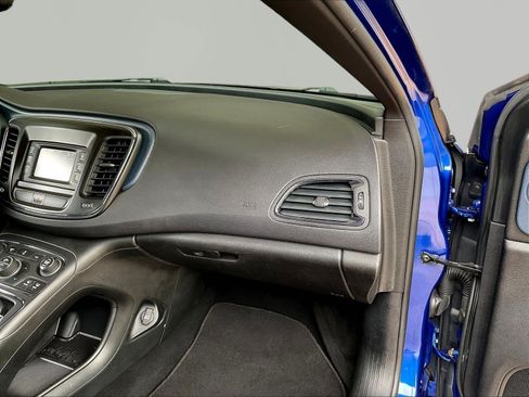Used 2015 Chrysler 200 S w/ Comfort Group FWD image 25