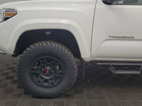 Used 2022 Toyota Tacoma SR5 image 9
