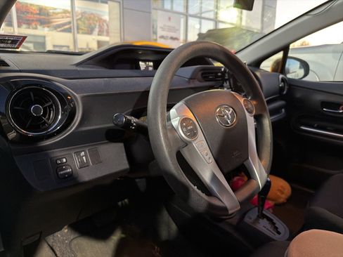 Used 2015 Toyota Prius C Four image 6
