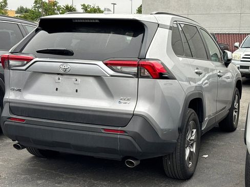 Used 2025 Toyota RAV4 XLE image 5