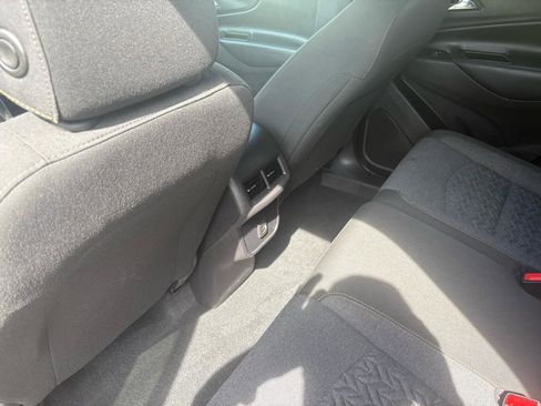 Used 2024 Chevrolet Equinox LT FWD image 33