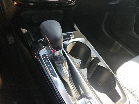 Used 2025 Chevrolet Trax LT w/ LT Convenience Package image 29