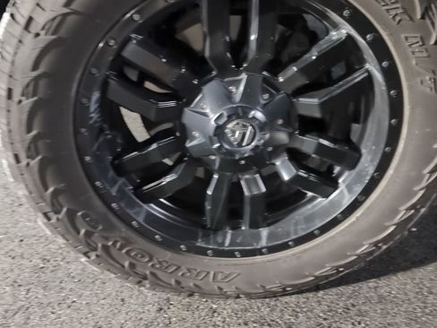 Used 2018 Ford F150 Lariat w/ Equipment Group 502A Luxury image 5