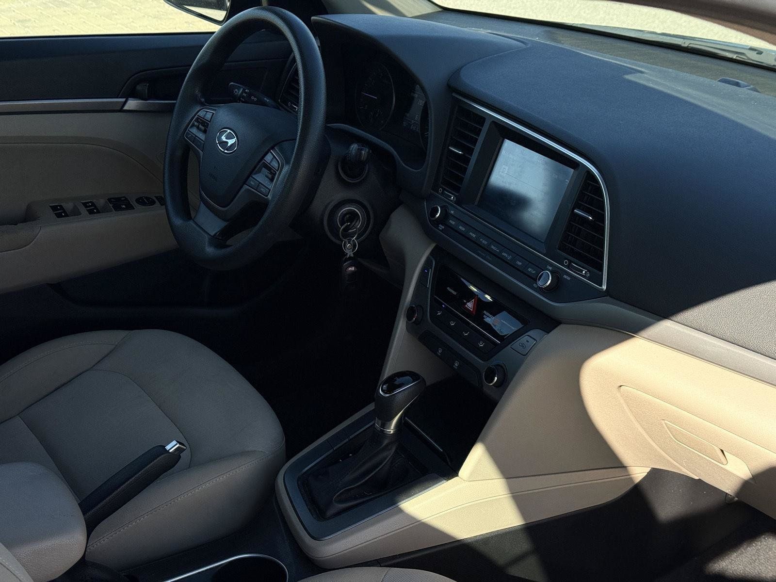 Used 2017 Hyundai Elantra SE FWD image 21