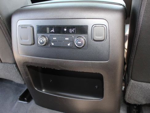Used 2019 Chevrolet Tahoe LT w/ Luxury Package AWD/4WD image 22