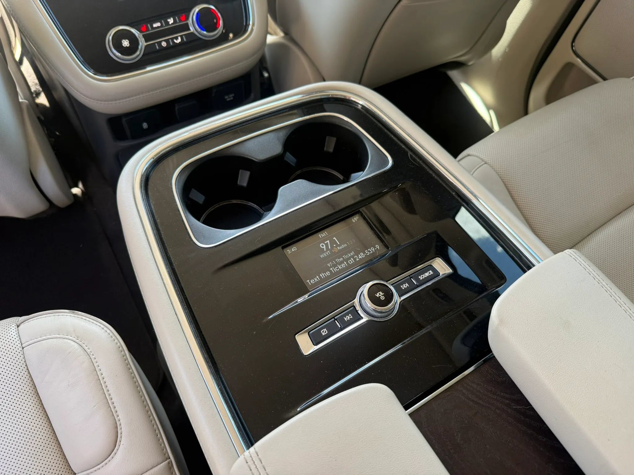 Used 2019 Lincoln Navigator Reserve w/ Cargo Package AWD/4WD image 37