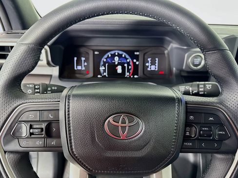 Used 2025 Toyota 4Runner SR5 image 16