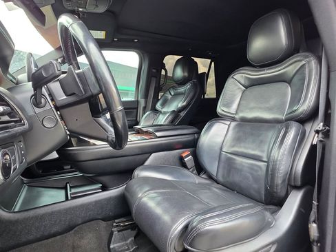 Used 2020 Lincoln Navigator L Reserve w/ Equipment Group 208A Reserve image 8