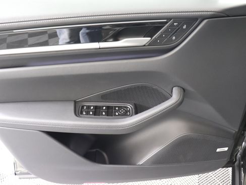 Used 2025 Porsche Macan Electric image 24