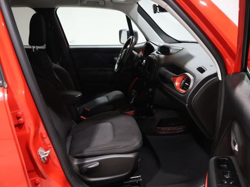 Used 2020 Jeep Renegade Trailhawk w/ Cold Weather Group image 23