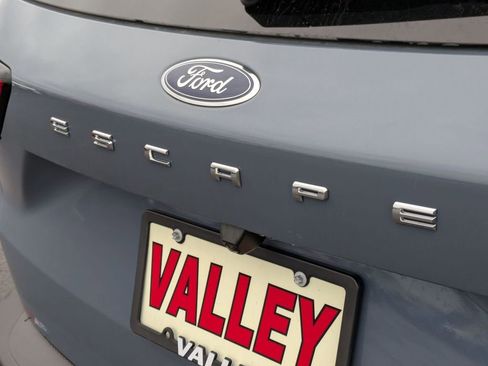 New 2024 Ford Escape SE FWD image 13