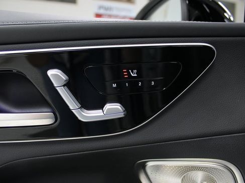 Used 2024 Mercedes-Benz GLC 300 image 19