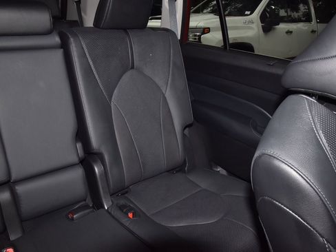 Used 2024 Toyota Grand Highlander FWD image 23