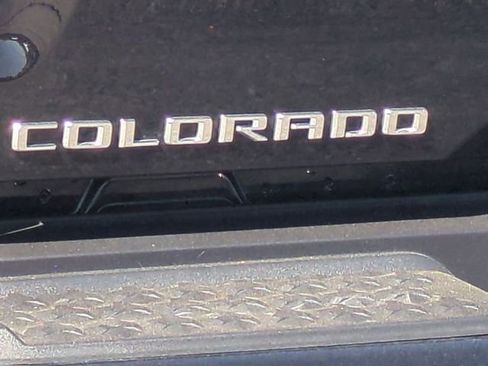 Used 2024 Chevrolet Colorado LT w/ LT Convenience Package RWD image 9