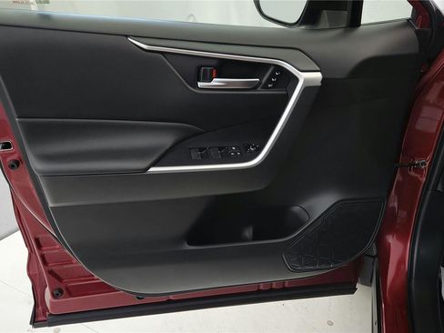 Certified 2020 Toyota RAV4 XLE Premium AWD/4WD image 19