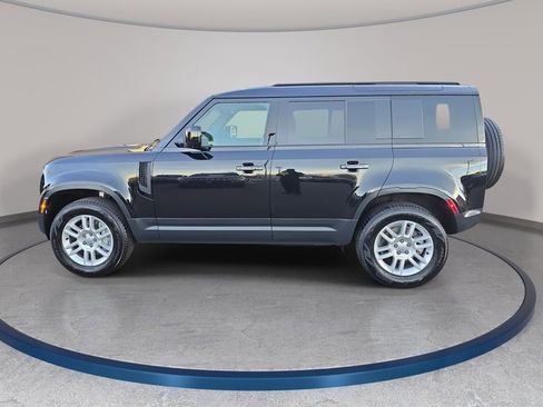 Used 2025 Land Rover Defender 110 S image 8