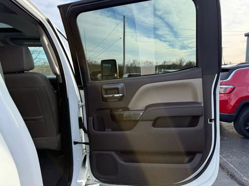 Used 2016 GMC Sierra 3500 Denali w/ Duramax Plus Package image 26