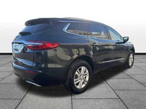 Used 2021 Buick Enclave Essence image 5