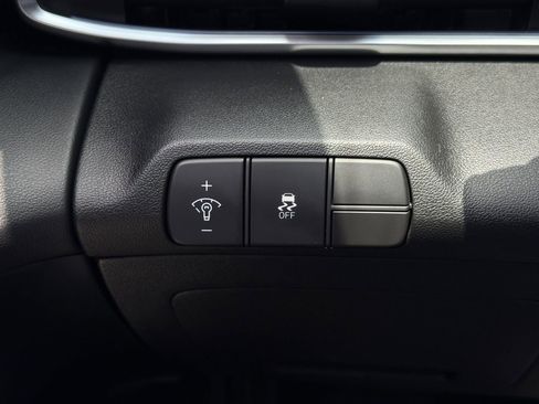 Used 2024 Hyundai Elantra Limited FWD image 24