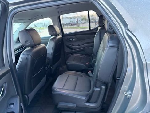 Used 2018 Chevrolet Traverse Premier w/ Driver Confidence II Package FWD image 16