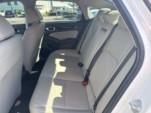 Used 2023 Honda Civic Touring image 9