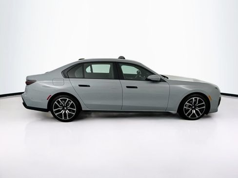Used 2023 BMW 760i xDrive AWD/4WD image 4