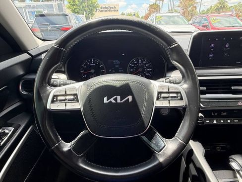 Used 2022 Kia Telluride LX FWD image 14