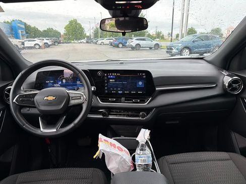 Used 2025 Chevrolet Equinox LT FWD image 5