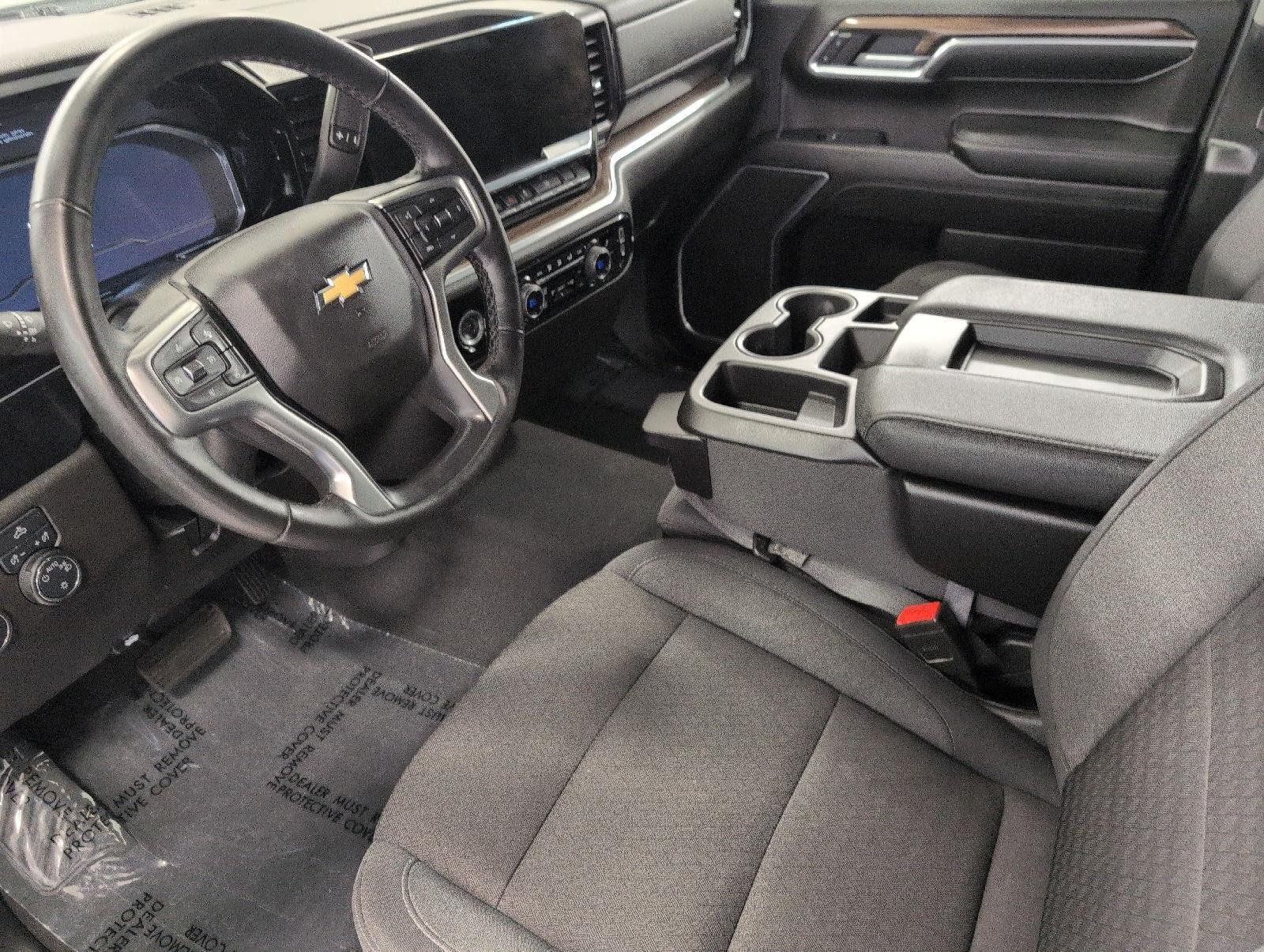 Used 2024 Chevrolet Silverado 1500 LT AWD/4WD image 10
