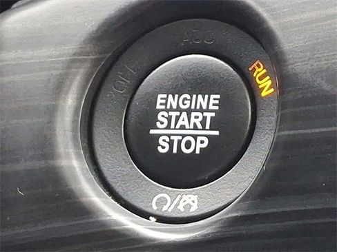 Used 2021 Jeep Grand Cherokee Limited w/ Sun & Sound Group image 24