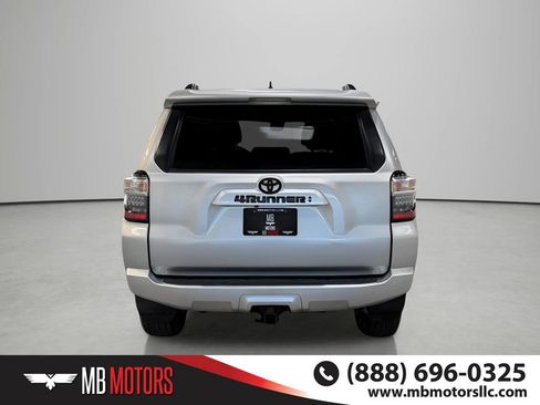 Used 2022 Toyota 4Runner SR5 AWD/4WD image 6