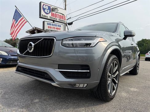 Used 2018 Volvo XC90 T6 Momentum w/ Convenience Package AWD/4WD image 12